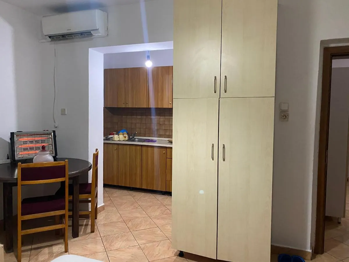 Guesthouse Sense Τίρανα 0*,