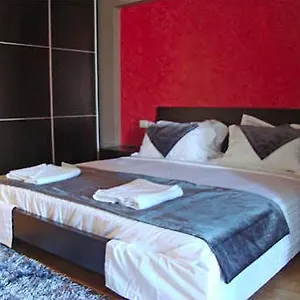 Hotel California, Tirana